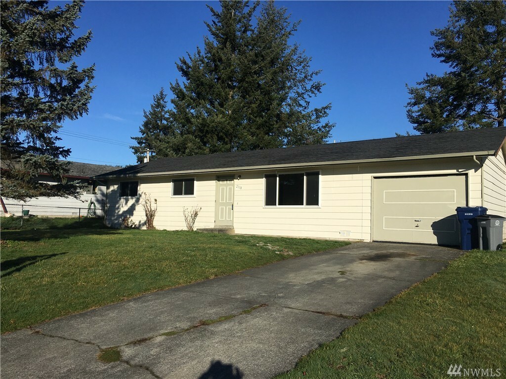 Property Photo:  2118 33rd St  WA 98221 