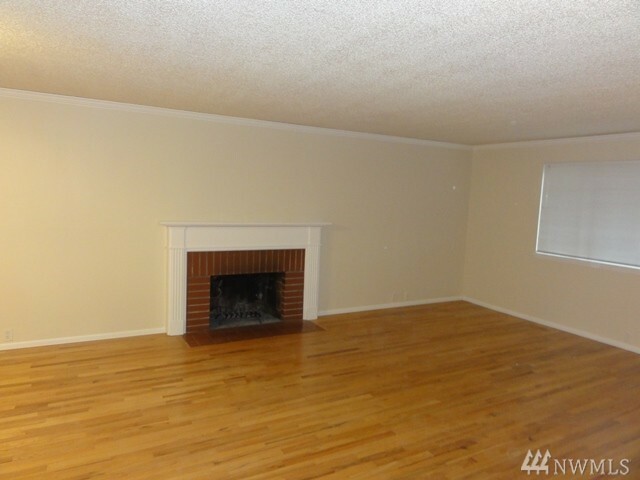 Property Photo:  26611 Manchester Ave  WA 98032 