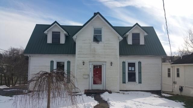 Property Photo:  407 W Main Street  KY 40484 