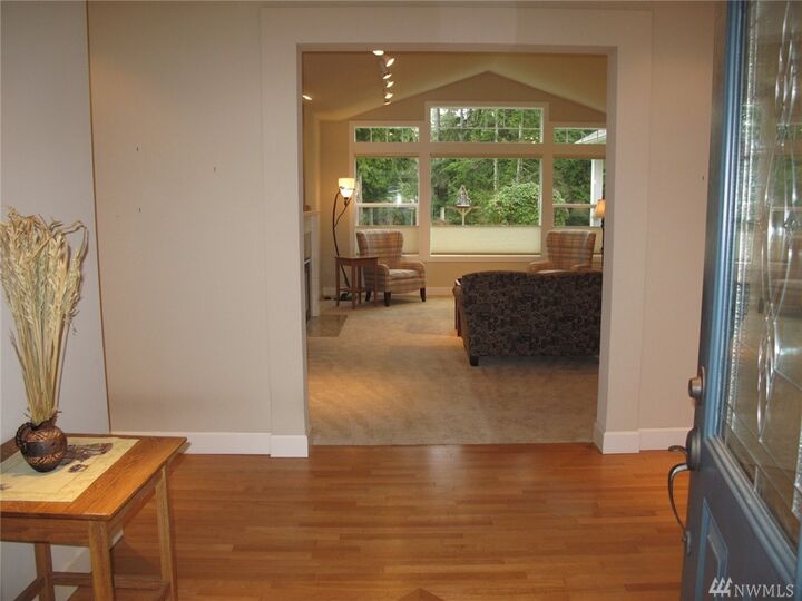 Property Photo: 1624 Lower Elwha Rd WA 98363