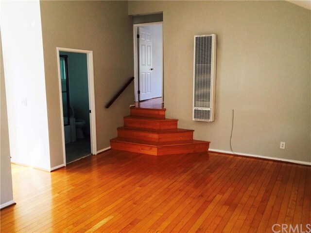 Property Photo: 2517 20th Street 1/2 CA 90405