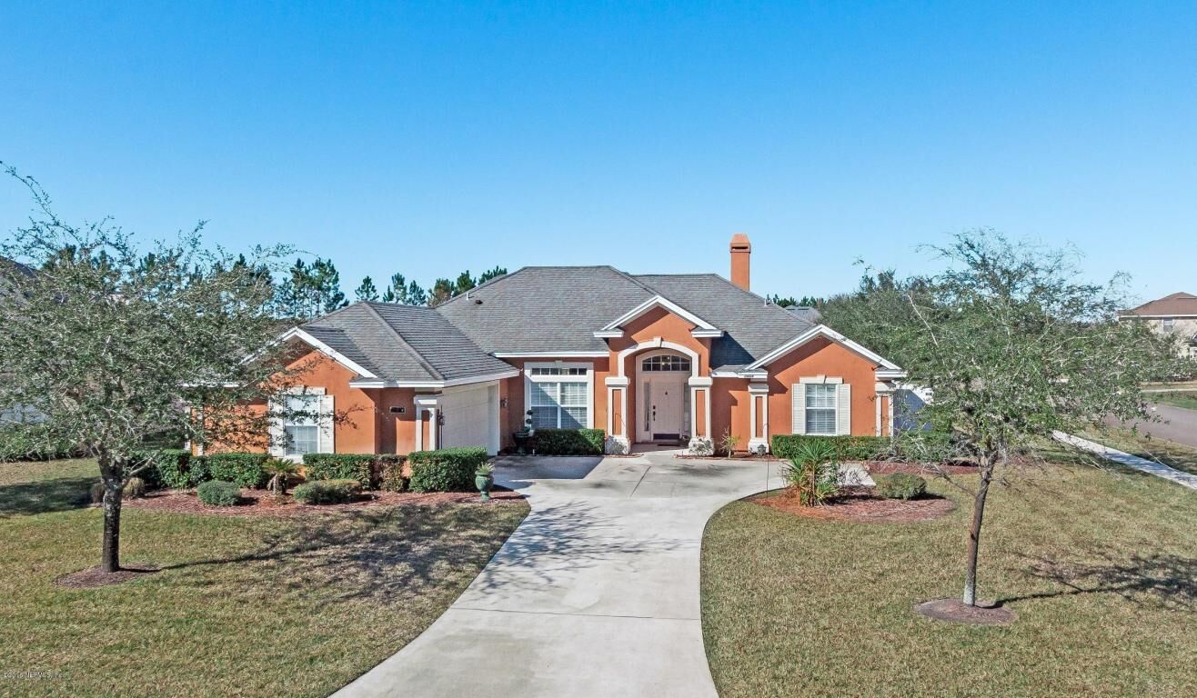 Property Photo: 2201 Cascadia Court FL 32092