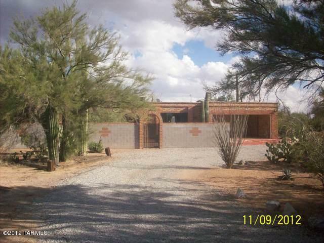 Property Photo:  4740 N Old Ranch Road  AZ 85743 