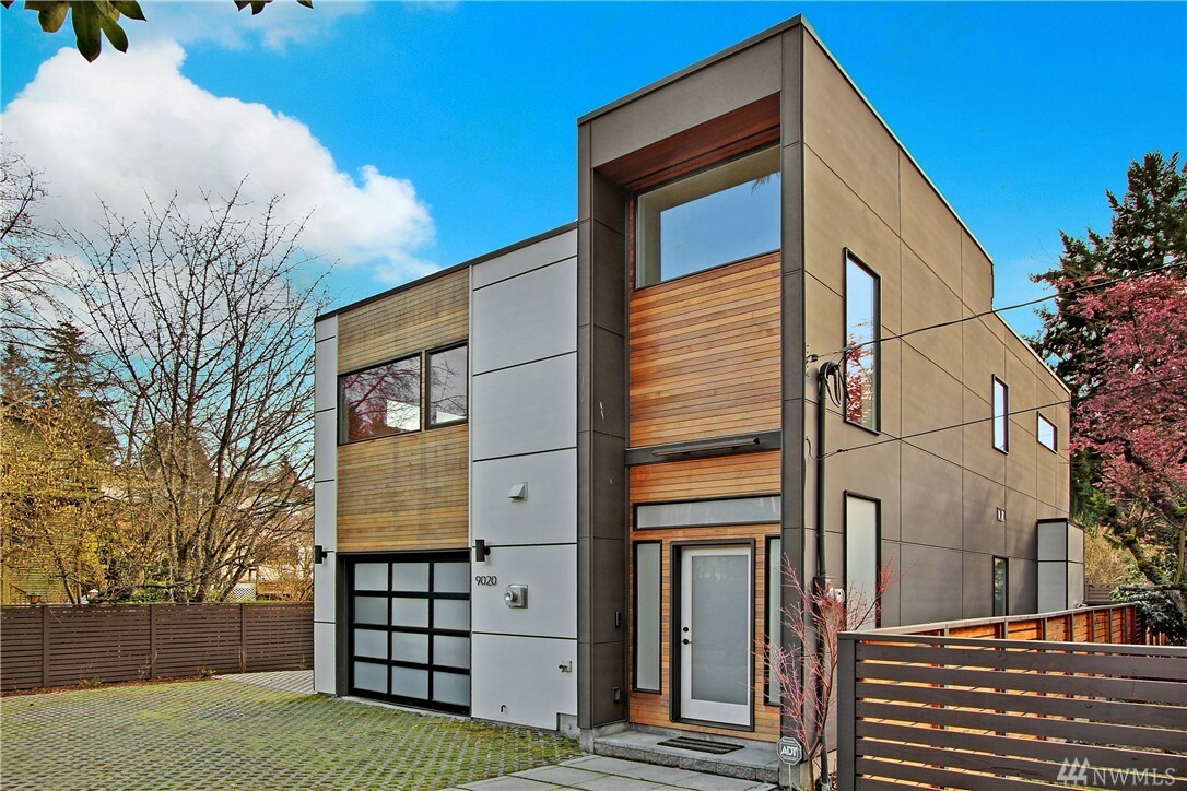 Property Photo: 9020 2nd Ave NE WA 98115