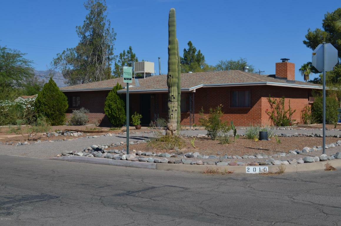 Property Photo: 2010 N Vine Avenue AZ 85719