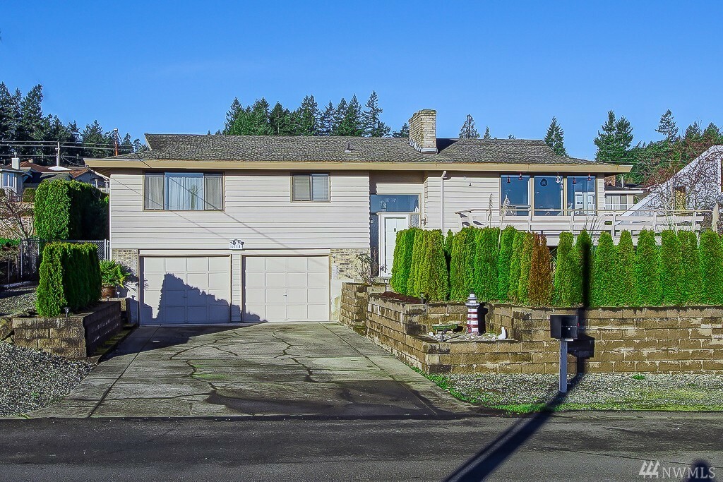 Property Photo:  6714 Cascade Avenue  WA 98335 