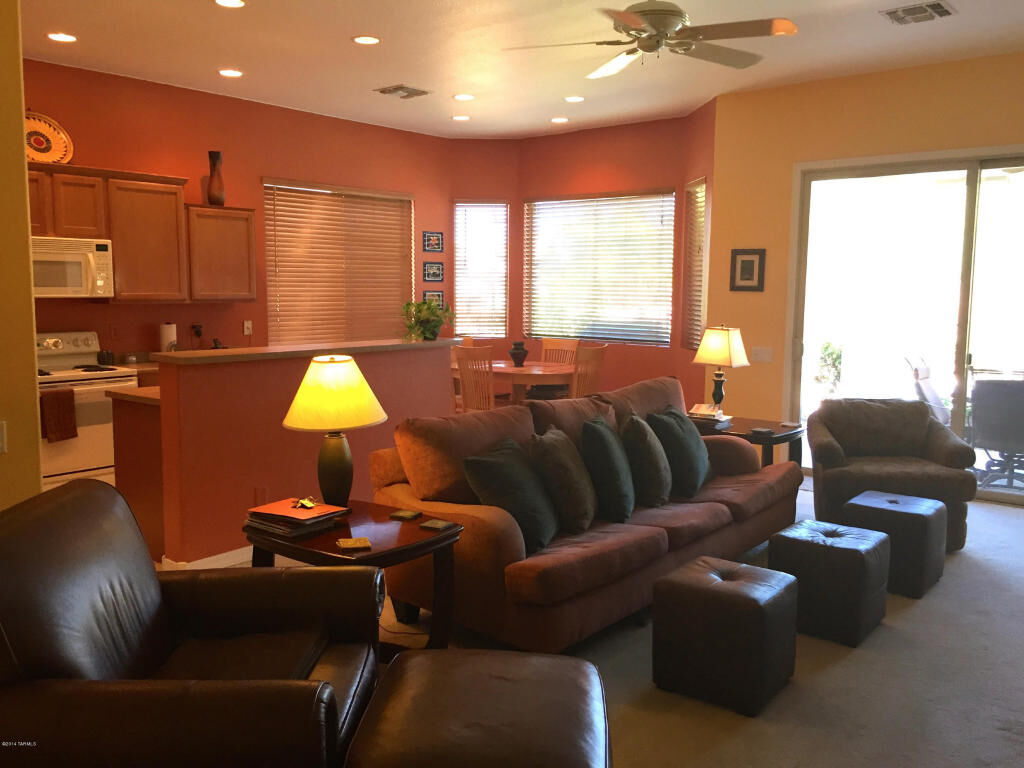 Property Photo: 992 N Avenida Jeanine AZ 85748