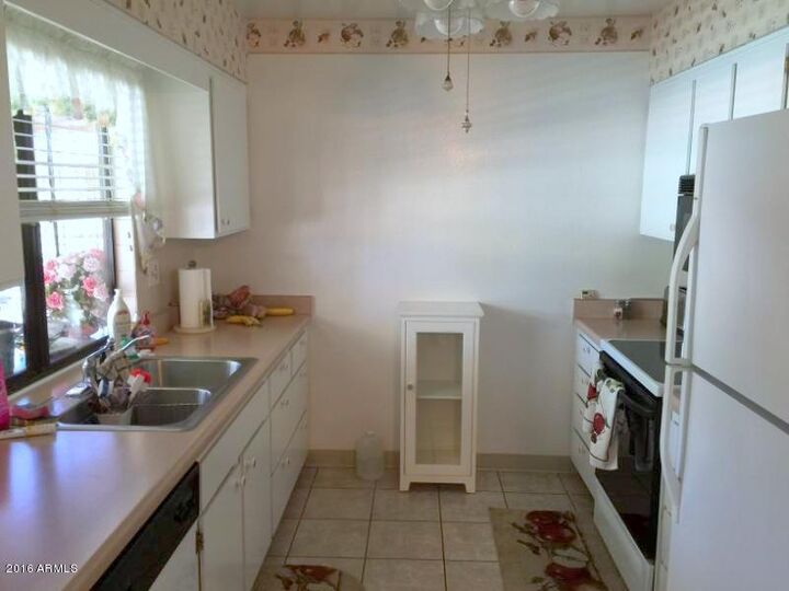 Property Photo: 9514 W Pineridge Drive AZ 85351