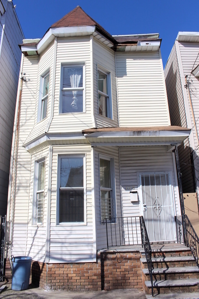 Property Photo:  168 Parker St  NJ 07104 