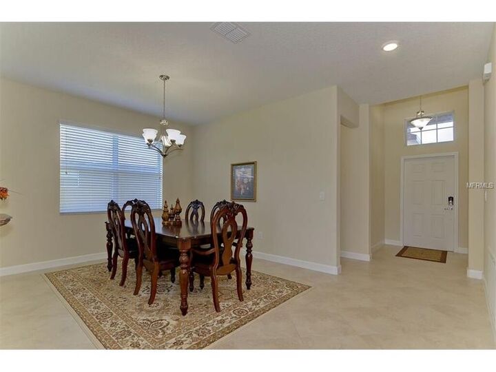 Property Photo:  2502 Cumberland Cliff Drive  FL 33570 