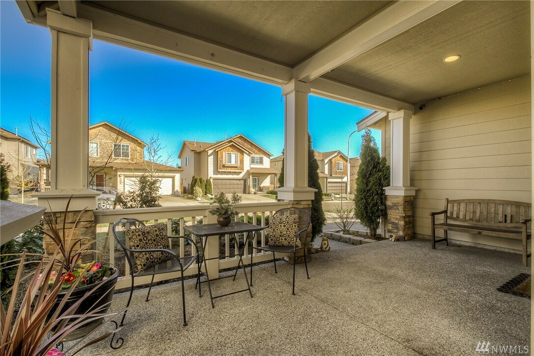 Property Photo: 6329 Thomas Place SE WA 98092