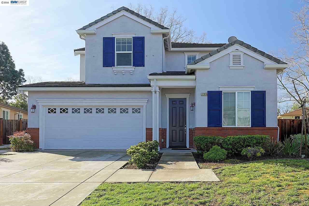 Property Photo:  32655 Kenita Way  CA 94587 