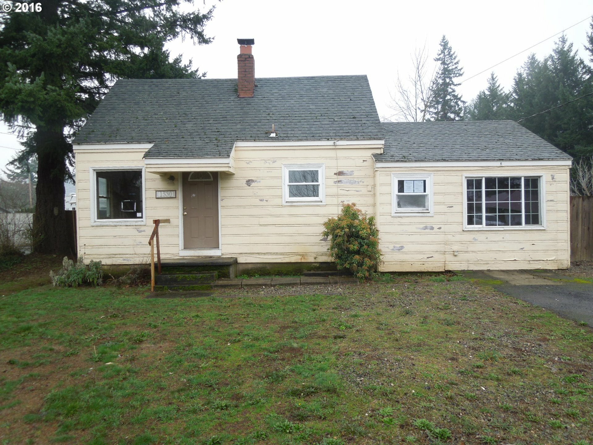 Property Photo:  1530 SE 174th Ave  OR 97233 