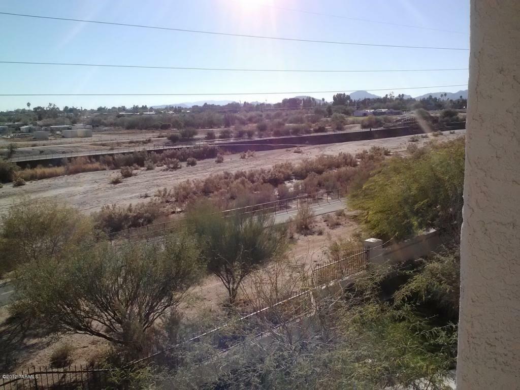 Property Photo:  2550 E River Road 16301  AZ 85718 