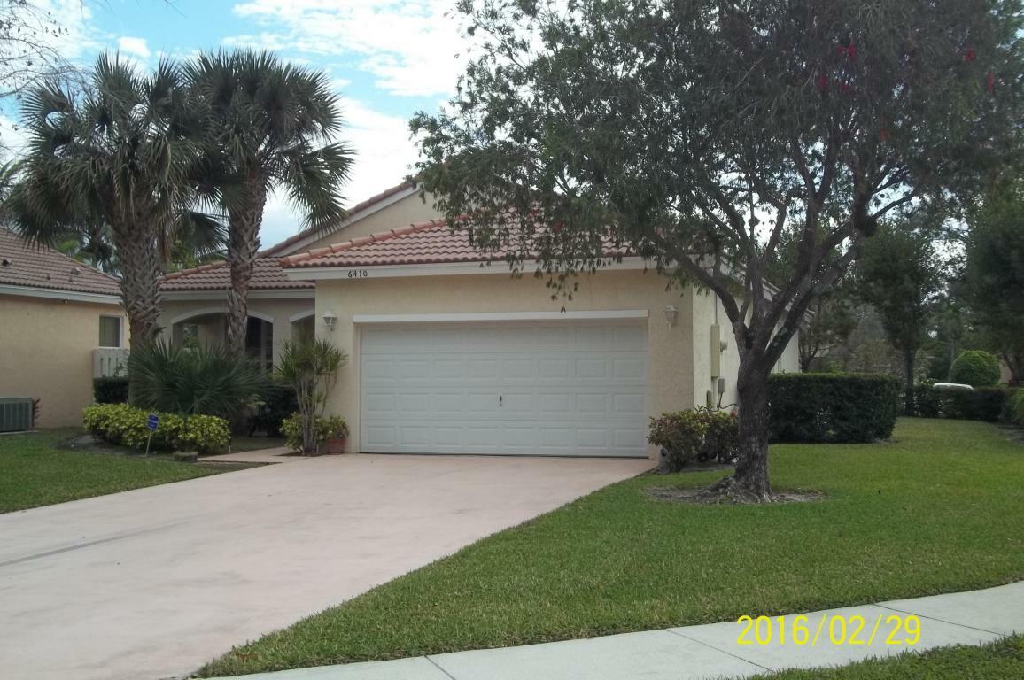 Property Photo:  6410 Suntree Court  FL 33413 