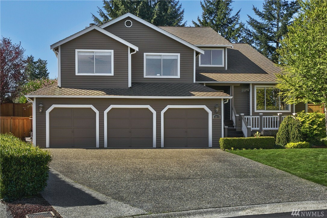 Property Photo: 14010 67th Avenue SE WA 98296