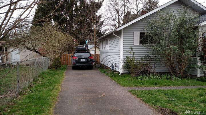 Property Photo:  2903 Vallette St  WA 98225 