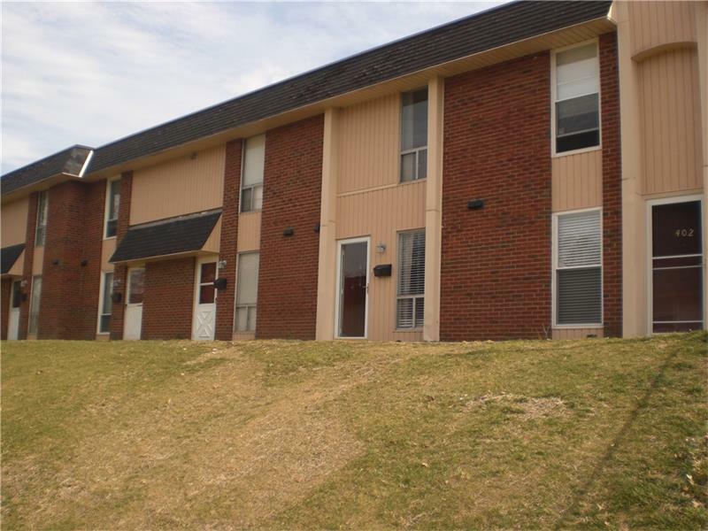Property Photo: 404 College Park Dr PA 15108