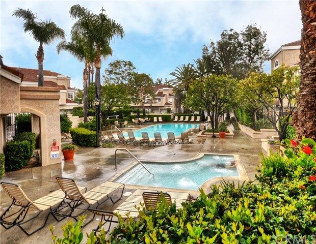 Property Photo:  25092 Leucadia Street E  CA 92677 