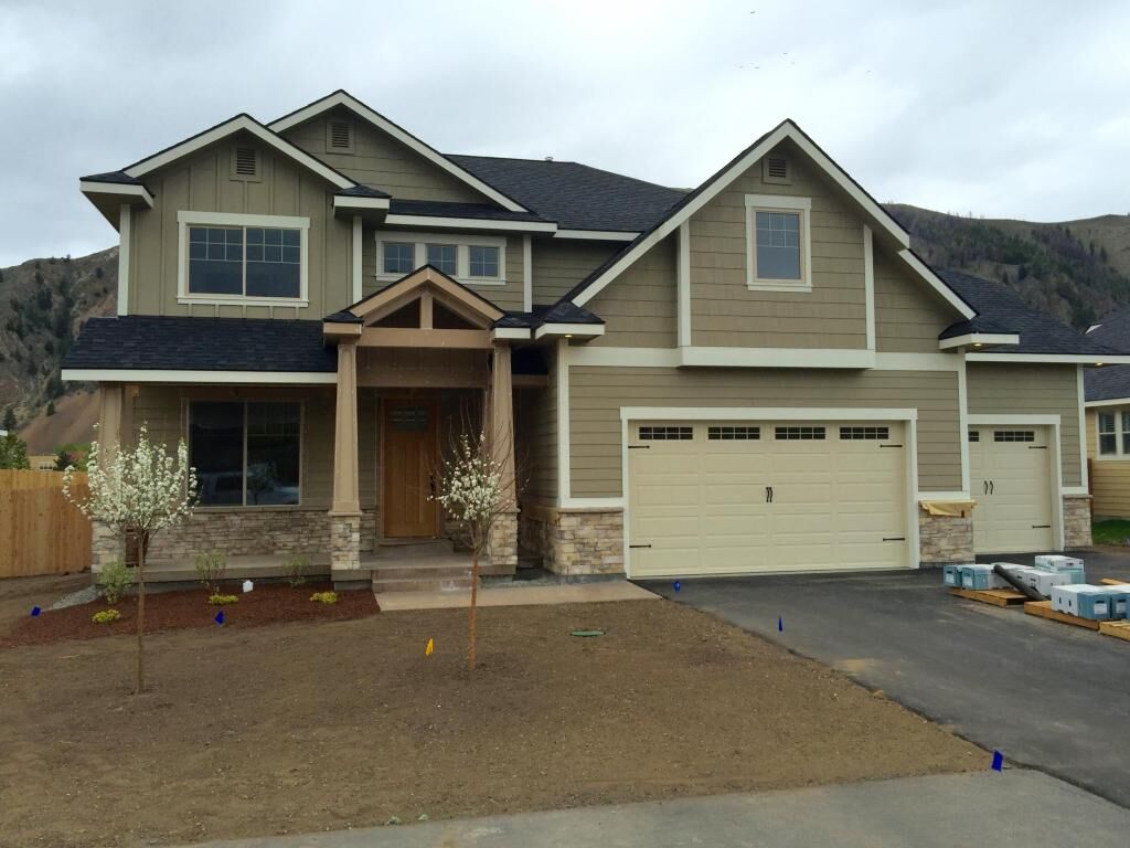 Property Photo: 420 Buckhorn Dr ID 83333