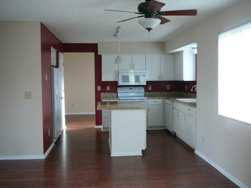 Property Photo: 229 Oxford SW Drive OH 43062