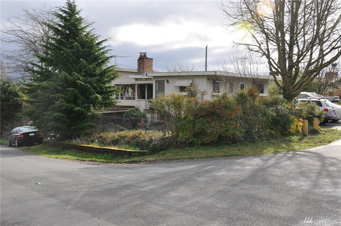 Property Photo: 7700 S Mission Dr WA 98178