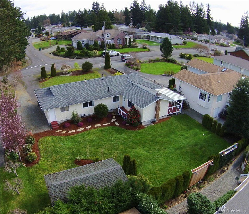 Property Photo:  335 Mackenzie Dr  WA 98282 