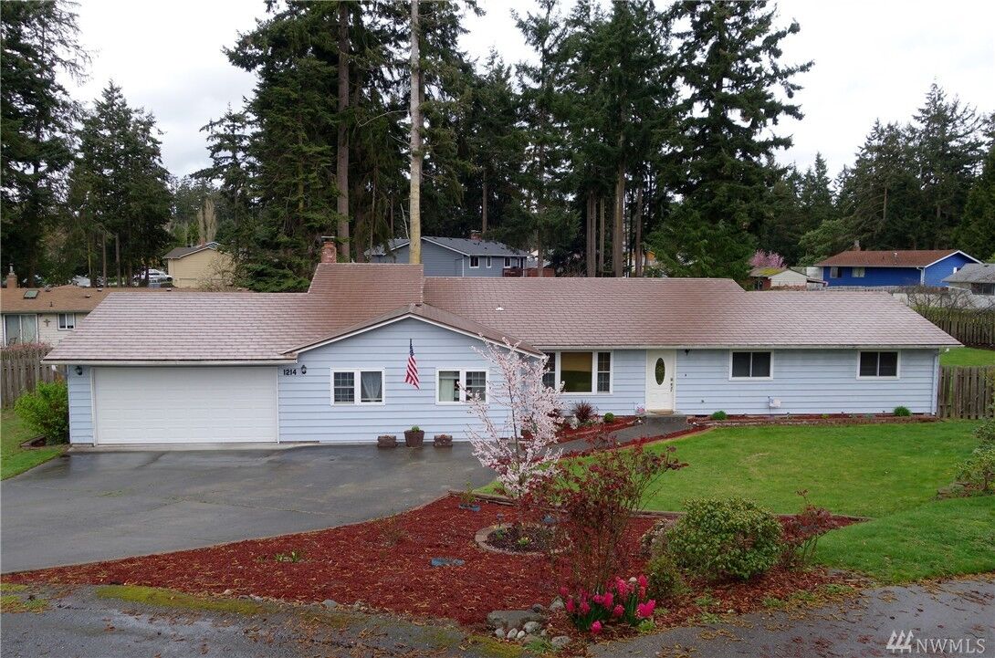 Property Photo:  1214 Patriot Wy  WA 98277 
