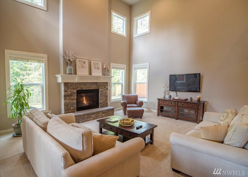 Property Photo: 3016 SE 16th St WA 98045