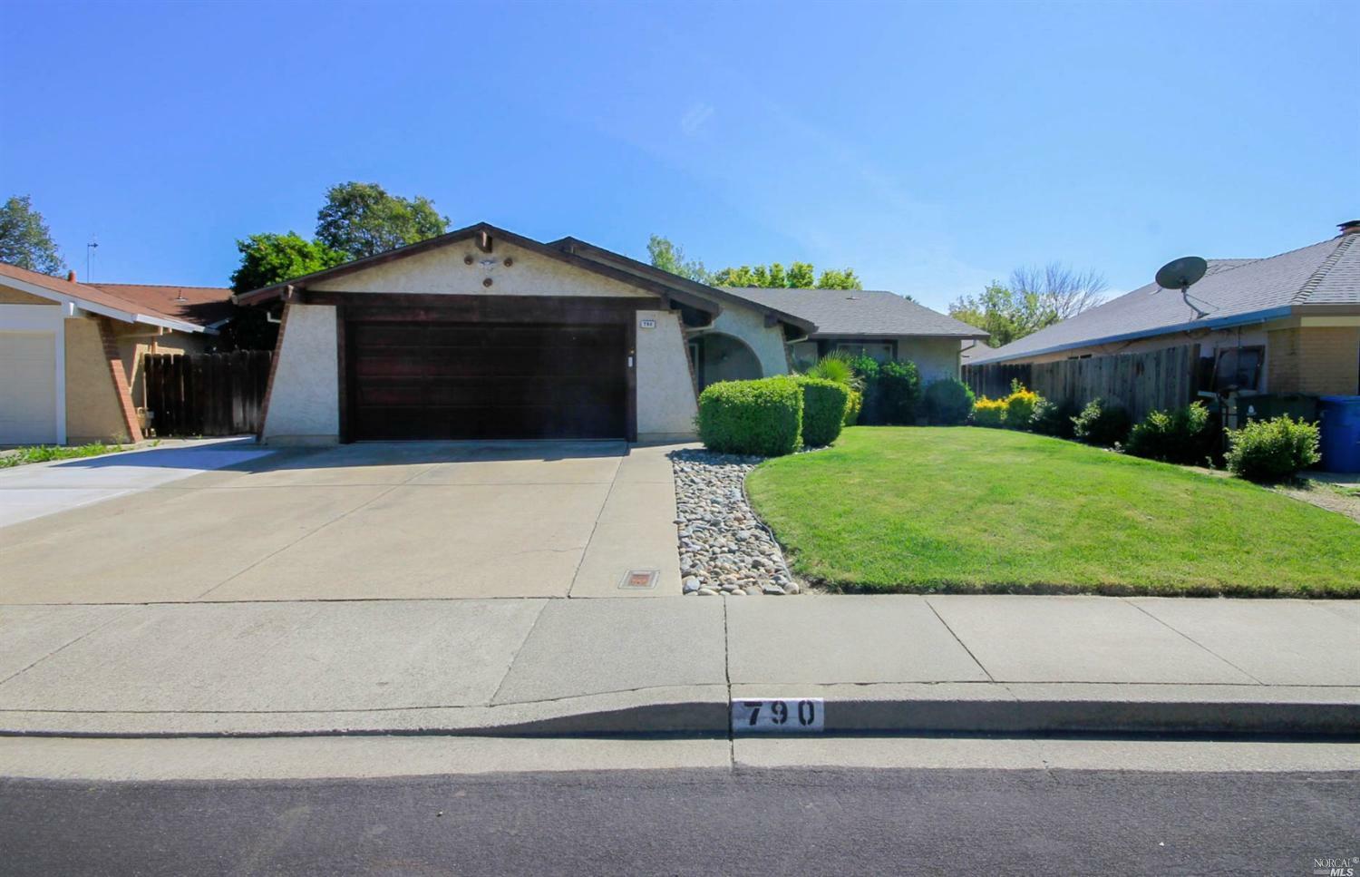 Property Photo:  790 Arbor Oaks Drive  CA 95687 