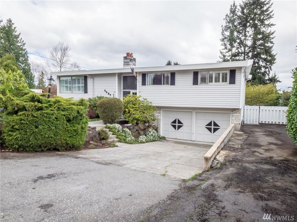 Property Photo:  4427 211th St SW  WA 98036 