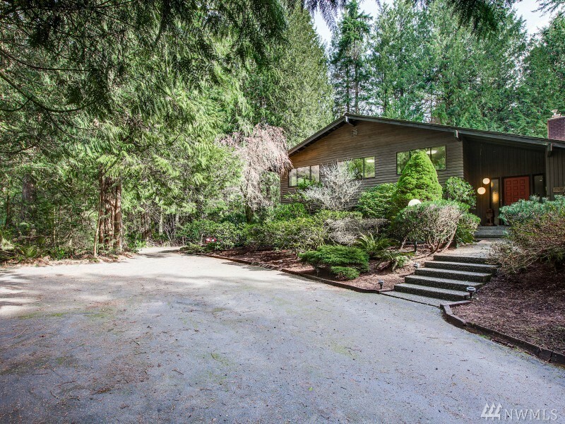 Property Photo:  14010 240 Ave SE  WA 98027 