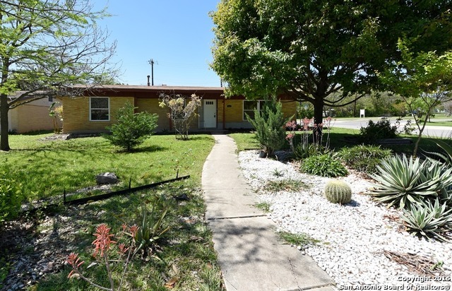 Property Photo:  101 Beechwood Ave  TX 78148 