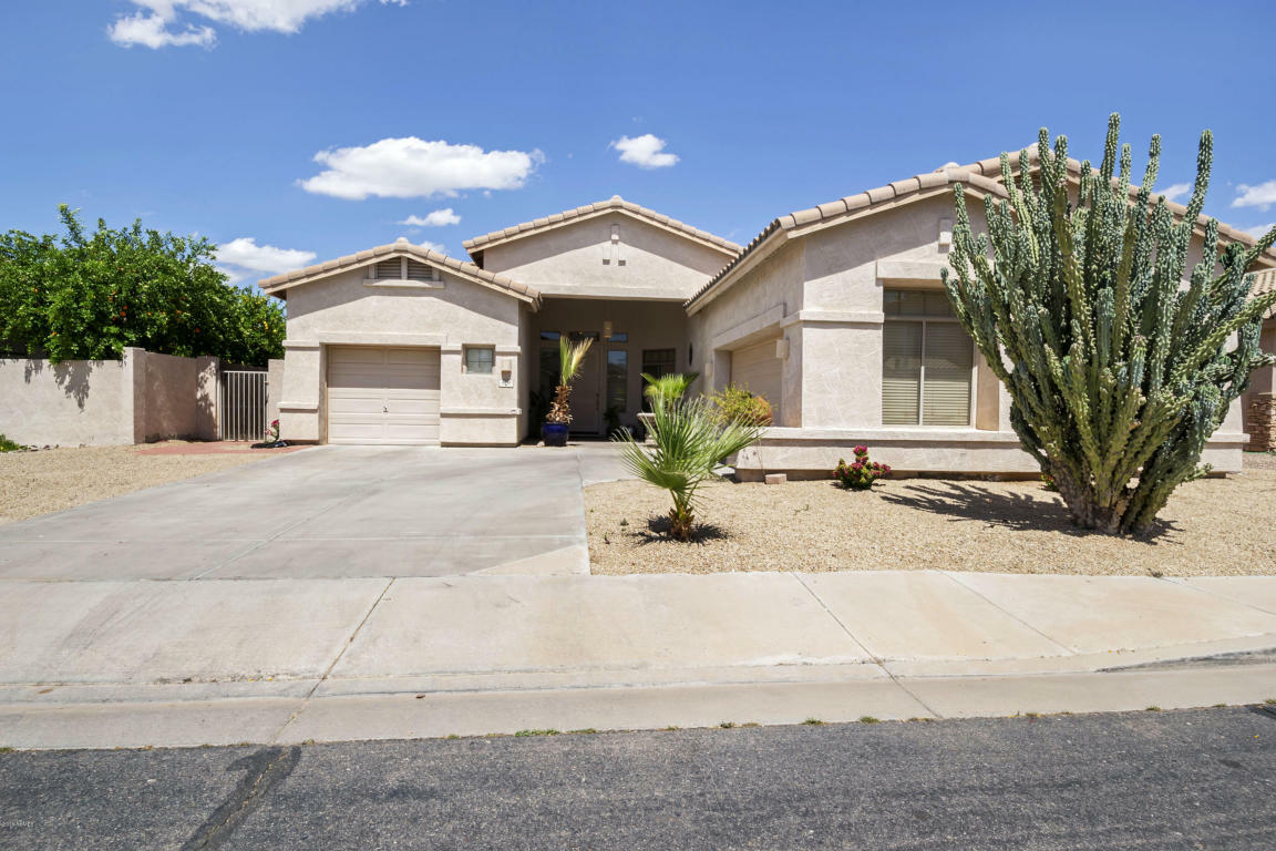 Property Photo:  320 W Locust Drive  AZ 85248 