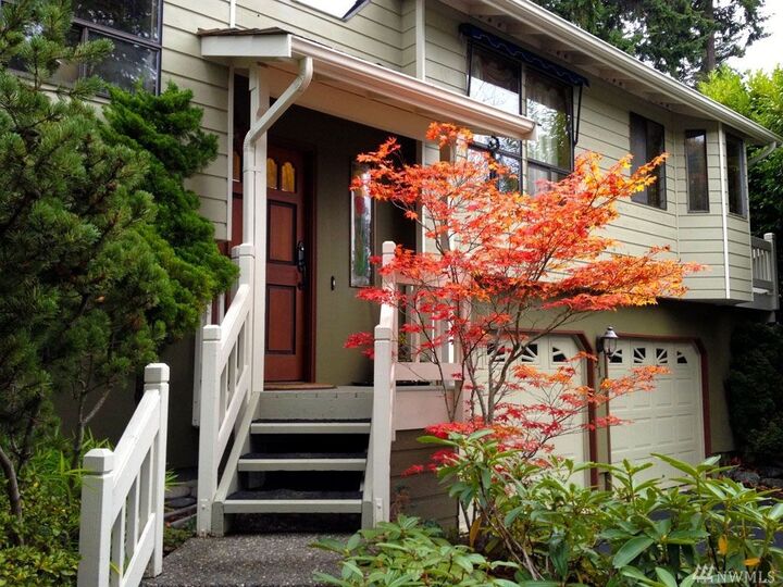 Property Photo:  910 Sea Vista Place  WA 98020 