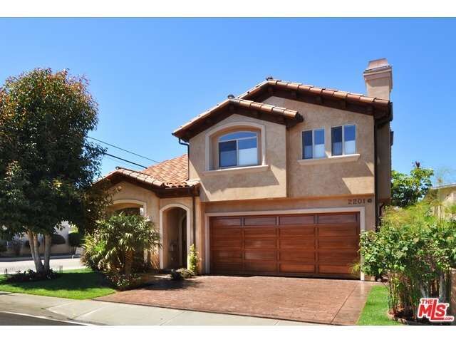 Property Photo: 2201 Voorhees Ave CA 90278