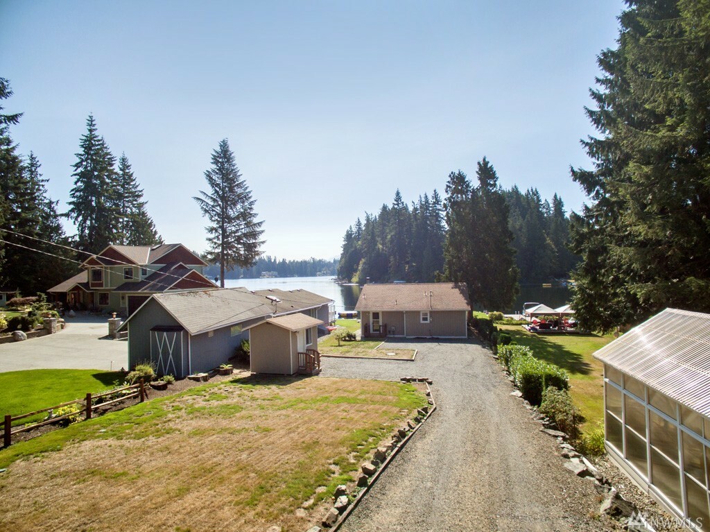 Property Photo:  5209 175th Ave SE  WA 98290 