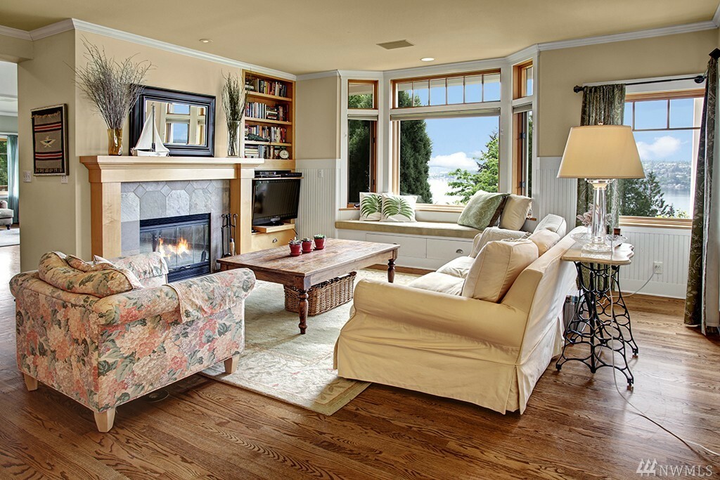 Property Photo: 7934 Lake View Lane WA 98040