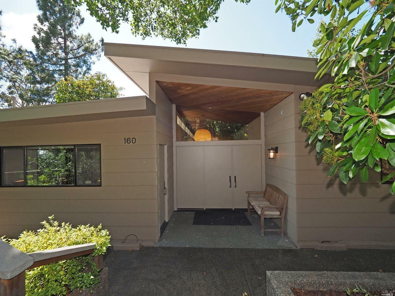Property Photo: 160 Alice Street CA 95409