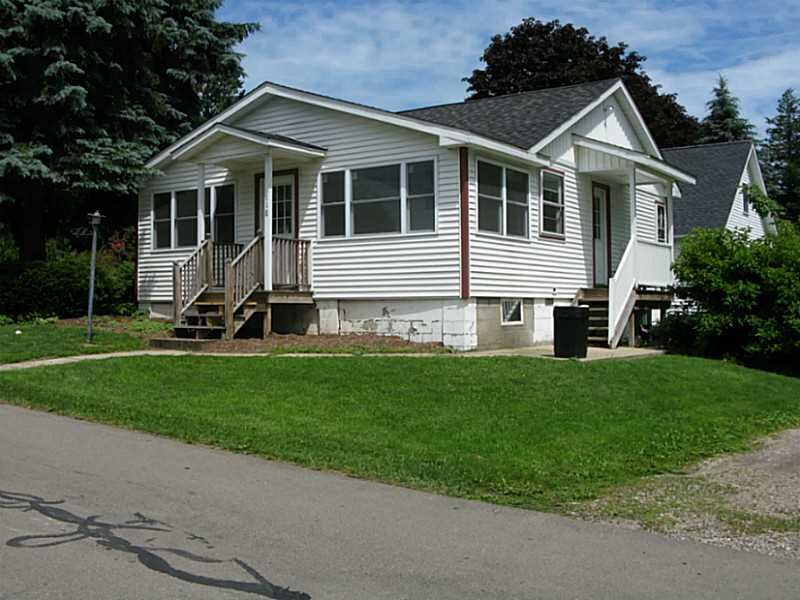 Property Photo:  118 Hickory Street  PA 16412 