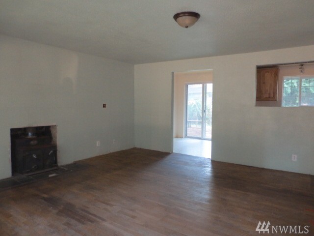 Property Photo: 5830 176th St SW WA 98037