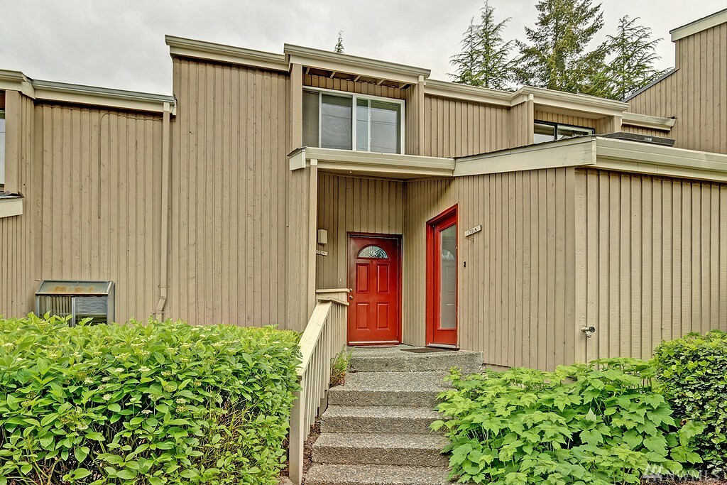 Property Photo:  17016 NE 80th St D3  WA 98052 