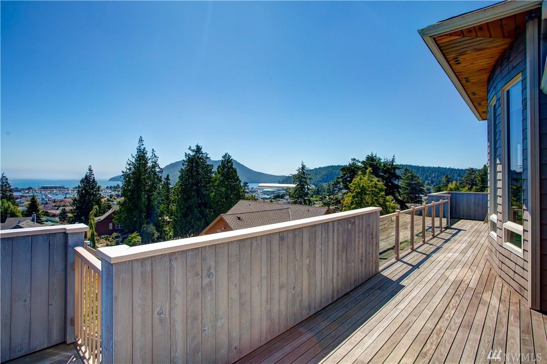 Property Photo: 2911 Meridian Ct WA 98221