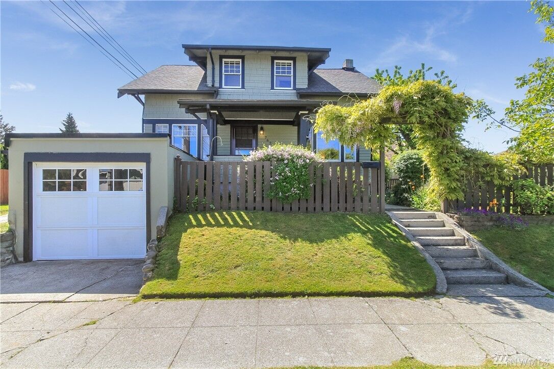 Property Photo:  762 S 59th St  WA 98408 