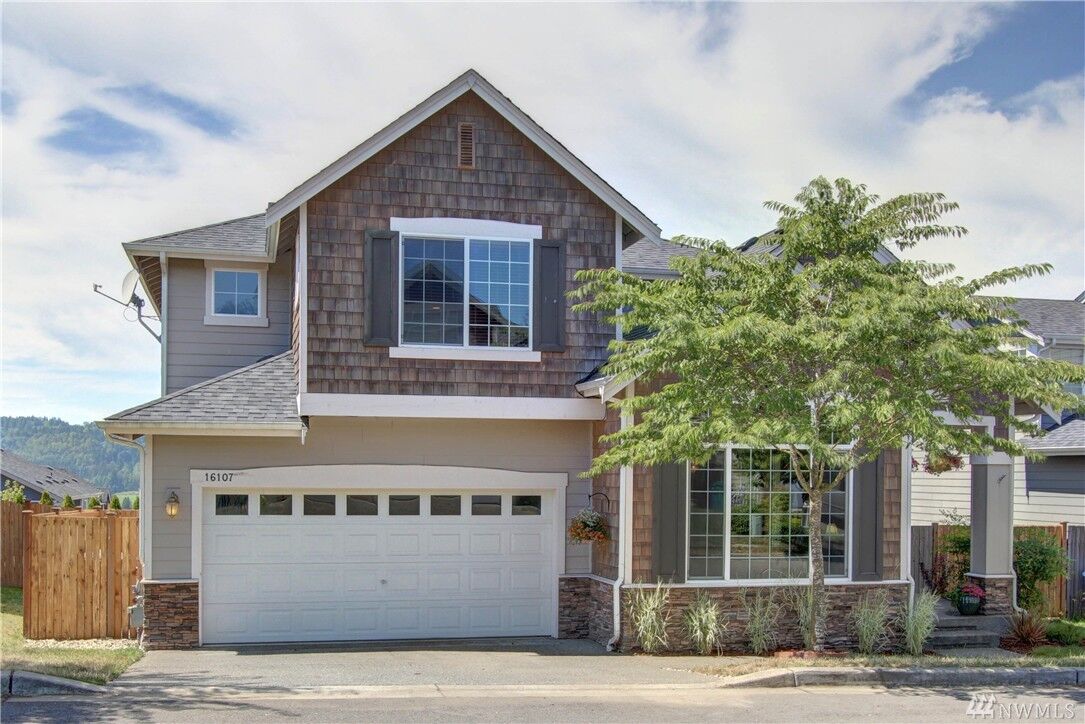 Property Photo:  16107  2nd Place NE  WA 98019 