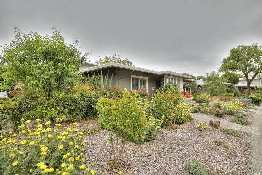 Property Photo:  1052 B Los Gamos Road  CA 94903 