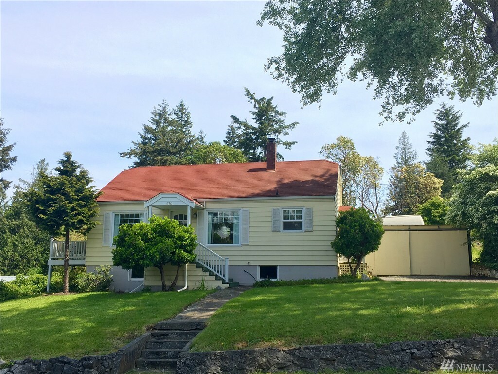 Property Photo:  670 Argyle Ave  WA 98250 