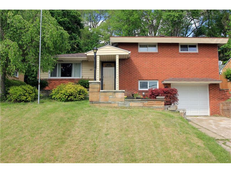 Property Photo:  827 Londonderry Drive  PA 15234 