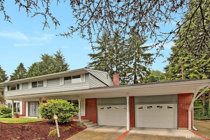Property Photo:  14901 SE 47th Place  WA 98006 