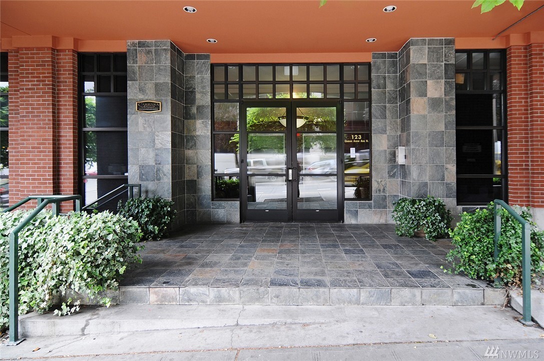 Property Photo: 123 Queen Anne Ave N 405 WA 98109